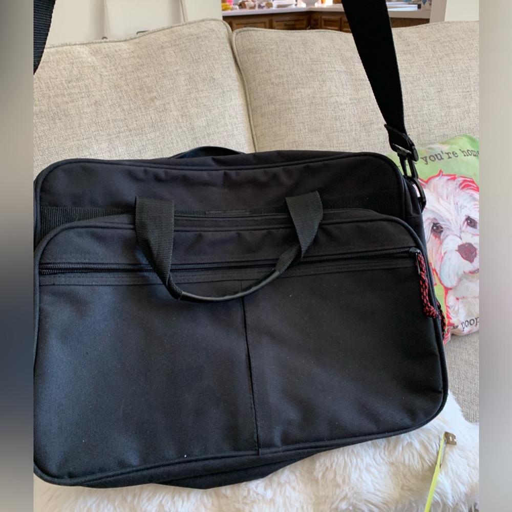 Lucas Black Men's laptop bag several pockets, zipper, adjustable strap like new - Picture 2 of 9